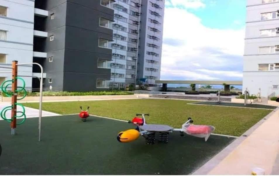 Nice Corner Ayala 1 Bedroom Condo At Heart Of Davao City With Hi Speed Wi Fi Internet Exterior photo